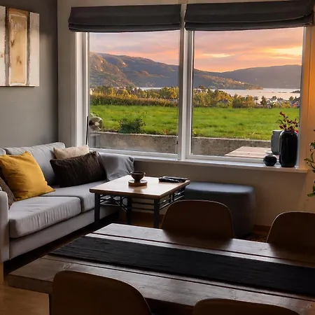 Cozy Landscape House, Near Pulpit Rock Apartament