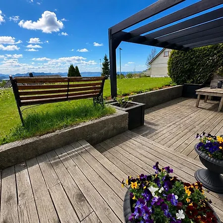 Cozy Landscape House, Near Pulpit Rock Apartament